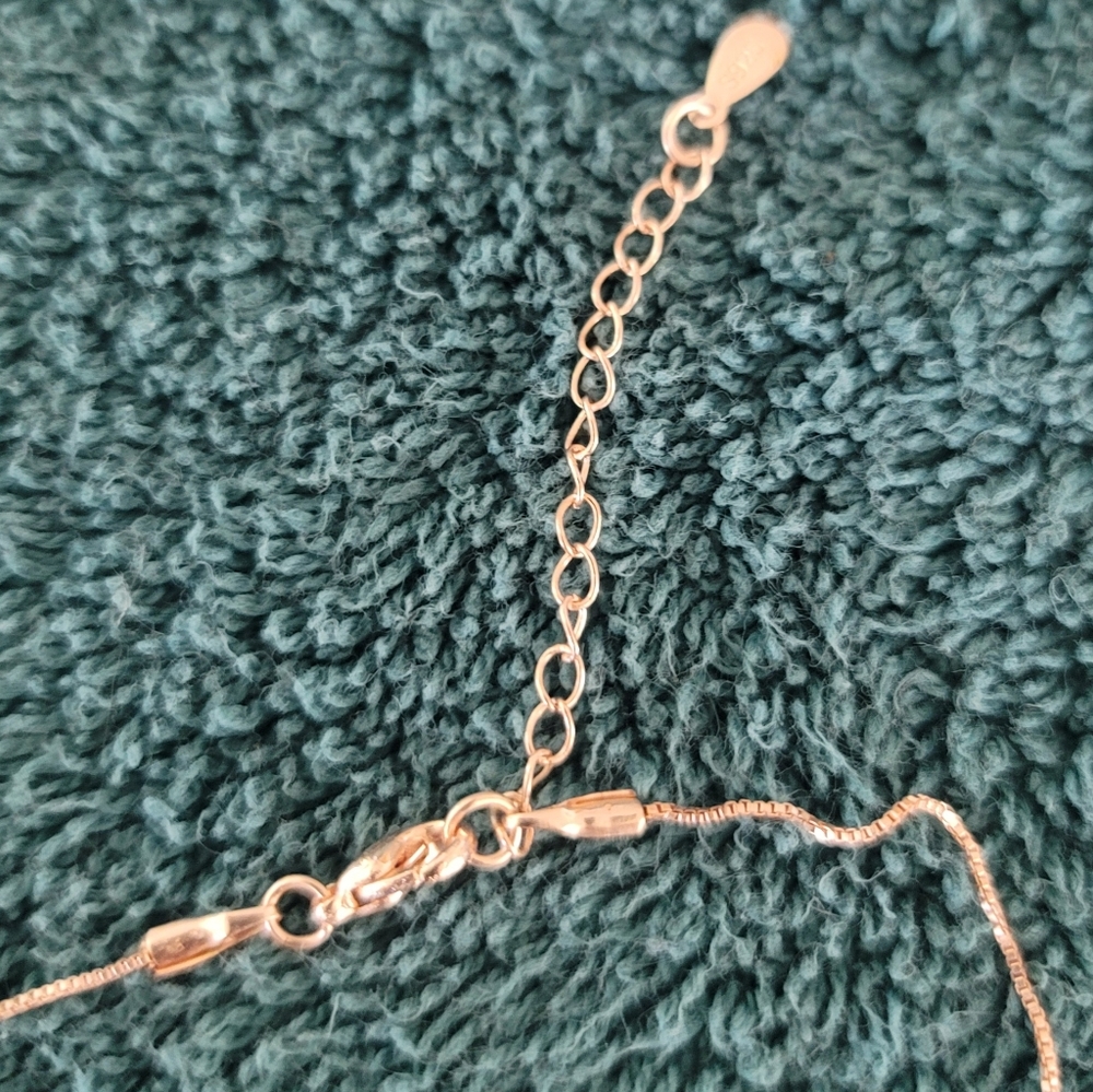 Rose Gold Colored 16-18" Necklace with Snowflake Charm NWOT - Picture 2 of 2